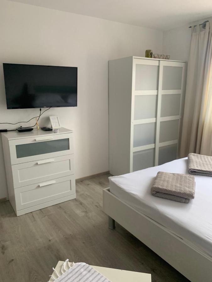 Sanela- Apartman Za Bezbrizan Odmor Crikvenica Kültér fotó